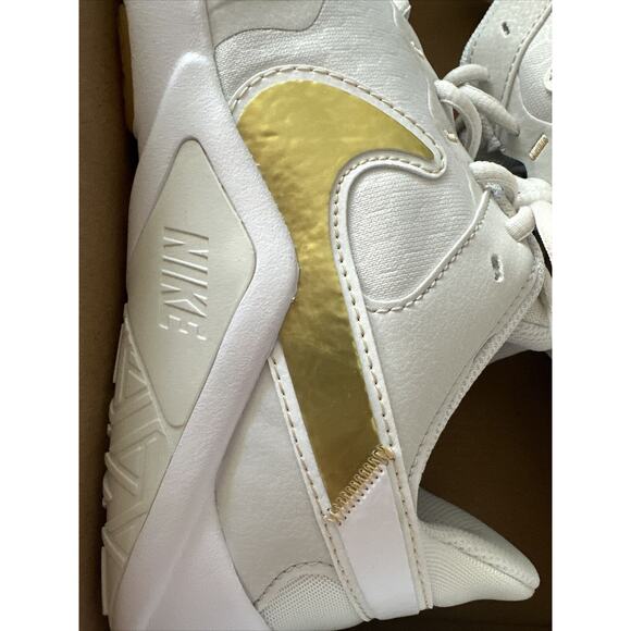 Nike Legend Essential 2 White Running Shoes Women' Sz 10.5 White/Gold CQ9545-010 - Picture 12 of 12